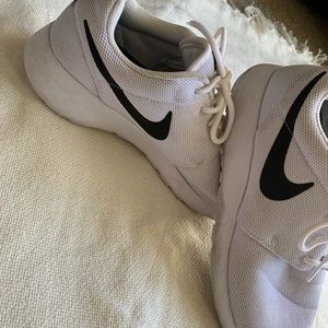 Nike Roshe Shoes
